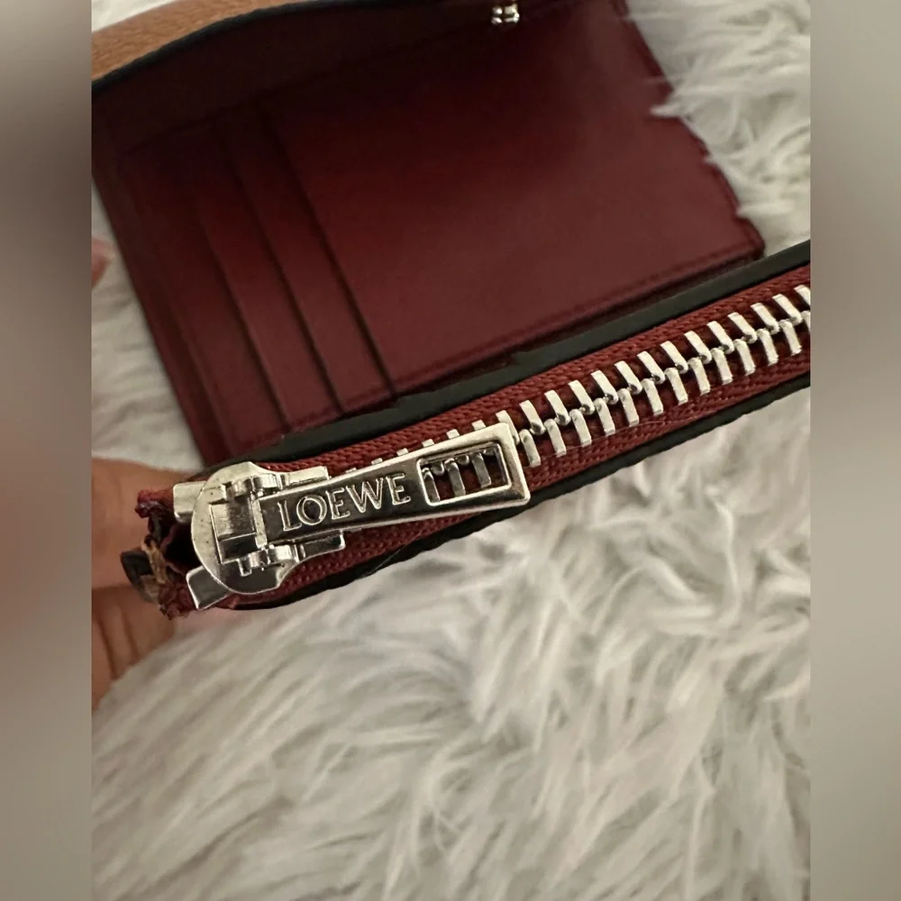 Loewe‎ Womens Vertical Small leather wallet